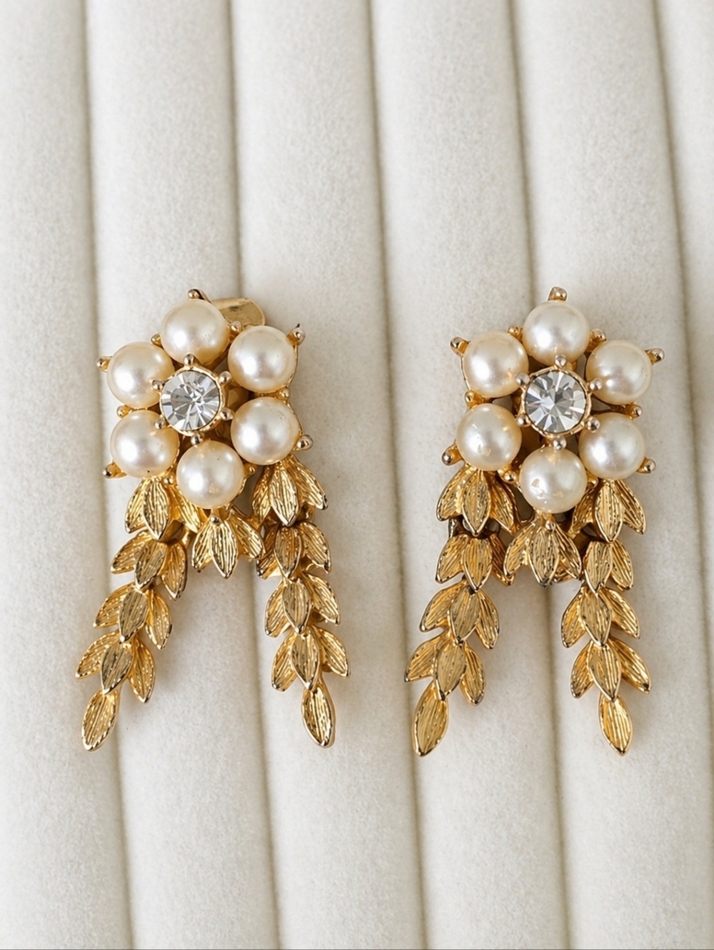 Vintage Sarah Coventry Royal Highness Demi Parure Dangle Earrings Gold Tone